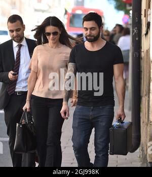 STOCKHOLM 2015-06-12 Princesse-à-être Sofia Hellqvist est vue avec son ami et célèbre coiffeur de cheveux Marre Hitti à Stockholm, Suède, June12, 2015. Sofia épousera le prince Carl Philip samedi Foto: Sven Lindwall / EXP / TT / Kod: 7117 ** HORS SUÈDE** Banque D'Images