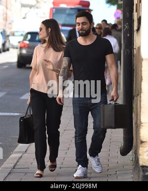 STOCKHOLM 2015-06-12 Princesse-à-être Sofia Hellqvist est vue avec son ami et célèbre coiffeur de cheveux Marre Hitti à Stockholm, Suède, June12, 2015. Sofia épousera le prince Carl Philip samedi Foto: Sven Lindwall / EXP / TT / Kod: 7117 ** HORS SUÈDE** Banque D'Images