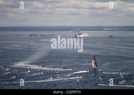 GOTHENBURG 2015-06-22 l'équipe Alvimedica navigue sur la ligne d'arrivée à Göteborg en Suède, le 22 juin. 2015, lors de la neuvième étape de la Volvo Ocean Race de French Lorient à Swedish Gothenburg. L'écurie Alvimedica a remporté la 9e partie de la prestigieuse course de neuf mois. Photo: Magnus Johansson / TT / code 10348 ** BETALBILD ** Banque D'Images