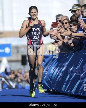 STOCKHOLM 2015-08-22 US Sarah True en route pour gagner la distance olympique féminine du Triathlon mondial 2015 de l'UIT à Stockholm, Suède, le 22 août 2018. Photo Fredrik Sandberg / TT **SUÈDE OUT ** Banque D'Images