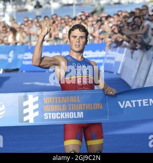 STOCKHOLM 2015-08-22 Javier Gomez Noya, de l'Espagne, remporte la distance olympique masculine du Triathlon mondial 2015 de l'UIT à Stockholm, en Suède, le 23 août 2018. Photo: Jonas Ekstromer / TT / Kod 10080 ** SUÈDE OUT ** Banque D'Images