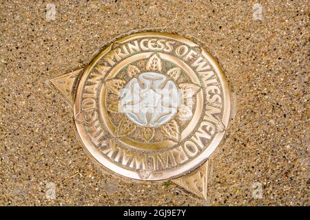 Lady Diana Memorial Sidewalk Marker, Buckingham Palace, Londres, Angleterre. Banque D'Images