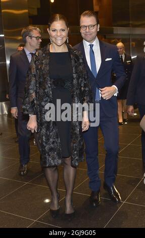 LIMA 20151019 la princesse de la Couronne Victoria et le prince Daniel sont vus lors d'une réception à l'ambassade de Suède à Lima Pérou, le 19 octobre 2016.le couple de la princesse de la Couronne suédoise est sur une visite de cinq jours au Pérou et en Colombie Foto Jonas Ekstromer / TT / Kod 10030 Banque D'Images