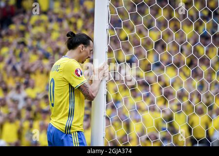 TOULOUSE 2016-06-17 le suédois Zlatan Ibrahimovic réagit lors du match de football Euro 2016 Groupe E entre l'Italie et la Suède au stade municipal de Toulouse, France, le vendredi 17 juin 2016. Photo: Janerik Henriksson / TT / code 10010 Banque D'Images