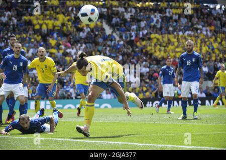 TOULOUSE 2016-06-17 le suédois Zlatan Ibrahimovic est à la tête du match de football Euro 2016 Groupe E entre l'Italie et la Suède au stade municipal de Toulouse, France, le vendredi 17 juin 2016. Photo: Janerik Henriksson / TT / code 10010 Banque D'Images