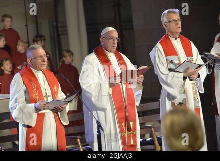 LUND 20161031 le pape François vu jouer une messe œcuménique dans le Dôme de Lund, 31 octobre 2016 le pape est en visite en Suède à l'occasion de l'anniversaire de l'église luthérienne. Foto: Jonas Ekstromer / TT Kod 10030 Banque D'Images