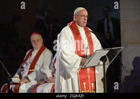 LUND 20161031 le pape François vu jouer une messe œcuménique dans le Dôme de Lund, 31 octobre 2016 le pape est en visite en Suède à l'occasion de l'anniversaire de l'église luthérienne. Foto: Jonas Ekstromer / TT Kod 10030 Banque D'Images