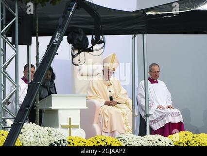 LUND 20161031 Pape François pendant la messe catholique dans l'arène Swedbank à Malmo, Suède, 1er novembre 2016. Le Pape est en visite en Suède à l'occasion de l'anniversaire de l'église luthérienne. Foto: Jonas Ekstromer / TT Kod 10030 Banque D'Images