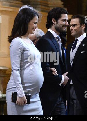 ** PHOTO DE DOSSIER*** STOCKHOLM 2016-03-03 Princesse Sofia et Prince Carl Philip sur une photo de dossier prise à Stockholm, Suède, le 3 mars 2016. La cour royale suédoise a annoncé mardi que la princesse avait donné naissance à un enfant en bonne santé. Foto: Anders Wiklund / TT / ** SUÈDE OUT ** Banque D'Images