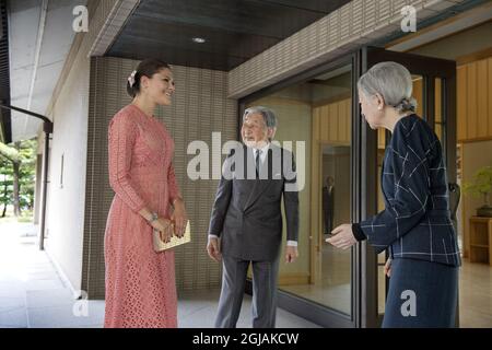 TOKYO 20170418 Crown Princess Victoria est vu avec l'empereur du Japon Akihito et l'impératrice Michiko av Japon à Tokyyo mardi. La Crown Princess est en visite officielle au Japon. Foto: Jessica Gow / TT / Kod 10070 Banque D'Images