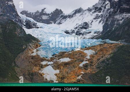 Situé dans le parc national Bernardo O'Higgins au Chili, le glacier Balmaceda est en pleine fusion Banque D'Images