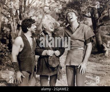 Nick Cravat (à gauche), Burt Lancaster (à droite), sur le tournage du film, 'la flamme et la flèche', Warner Bros., 1950 Banque D'Images