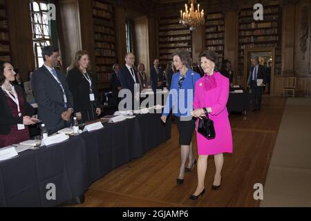 STOCKHOLM 20170518 l'ex Reine Sofia d'Espagne et la Reine Silvia de Suède assistent au Forum de la démence X au Palais de Stockholm le 18 mai 2017. Le Forum X sur la démence est une initiative mondiale visant à lutter contre la démence. Foto: Henrik Montgomery / TT / Kod 10060 Banque D'Images