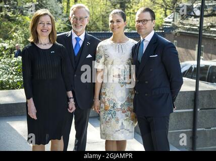 STOCKHOLM 20170518 la princesse Victoria et le prince Daniel en compagnie de Christina Moberg, présidente de l'Académie royale des sciences de Suède, et de Goran K. Hansson, secrétaire permanent de l'Académie royale des sciences de Suède, à l'occasion de la cérémonie de remise des prix Crafoord, le 18 mai 2017 à Stockholm, en Suède. Foto: Claudio Bresciani / TT / Kod 10090 Banque D'Images