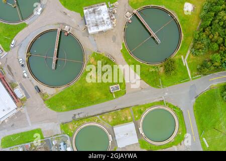 Nettoyage de l'aération des eaux usées en cours de traitement des eaux usées, usine de traitement biologique Banque D'Images