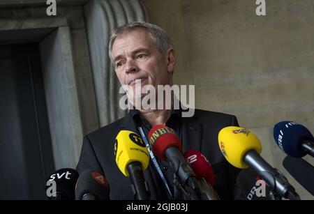 COPENHAGUE 20171007 l'enquêteur de la police de Copenhague Jens Moeller Jensen tient une conférence de presse à Copenhague, au Danemark, le 07 octobre 2017. Moeller Jensen met à jour les médias sur le meurtre présumé de la journaliste suédoise Kim Wall. Des plongeurs danois ont trouvé, le vendredi 06 octobre, la tête, les jambes et les vêtements décapités de Wall dans des sacs en plastique dans les eaux au large de Copenhague. L'inventeur danois Peter Madsen, accusé d'avoir tué Wall dans son sous-marin maison, est en détention provisoire. Foto: Johan Nilsson / TT / Kod 50090 Banque D'Images