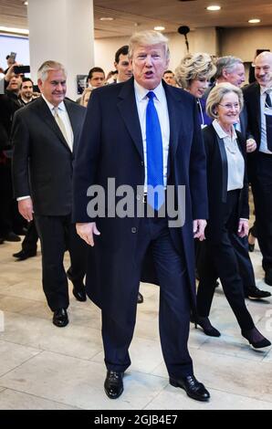 STOCKHOLM 2018-01-25 le président américain Donald Trump arrive jeudi au Forum économique mondial de Davos, en Suisse. A gauche le secrétaire aux Affaires étrangères Rex Tillerson et Jared Kushner et à droite le secrétaire à l'éducation Betsy DeVos Foto: Anna-Karin Nilsson/ EXP / TT / Kod 7141 Banque D'Images