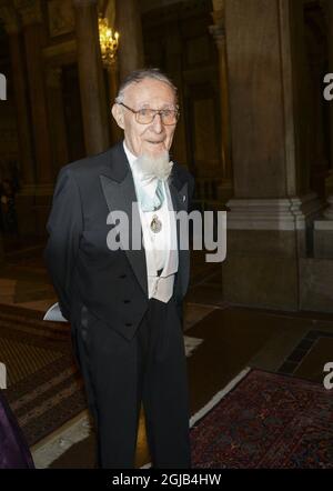 Fichier photo date le 11 février 2015, d'Ingvar Kamprad, fondateur de la société suédoise de meubles IKEA arrivant pour un dîner au palais royal de Stockholm, en Suède. IKEA a confirmé le 28 janvier 2018 que Kamprad est décédé à l'âge de 91 ans. Photo: Fredrik Sandberg / TT / code 10080 Banque D'Images