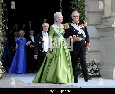 STOCKHOLM 20100619 la reine Margrethe II et le prince Henrik sur Lejonbacken au château royal Slottet après le mariage de la princesse Victoria et du prince Daniel, Stockholm 19 juin 2010. Foto: Anders Wiklund / SCANPIX SUÈDE / Kod 10040 Banque D'Images