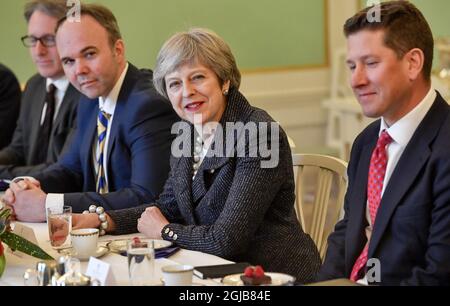 STOCKHOLM 20180409 la première ministre britannique Theresa May s'assoit pour des entretiens avec le premier ministre suédois Stefan Lofven lors de leur rencontre à Rosenbad, Stockholm, Suède, le lundi 9 avril 2018. Photo: Jonas Ekstromer / TT / code 10030 Banque D'Images