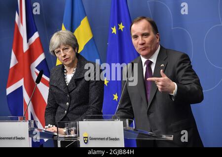 STOCKHOLM 20180409 la première ministre britannique Theresa May et le premier ministre suédois Stefan Lofven donnent une conférence de presse à la suite de discussions à Rosenbad, Stockholm, Suède, le lundi 9 avril 2018. Photo: Jonas Ekstromer / TT / code 10030 Banque D'Images