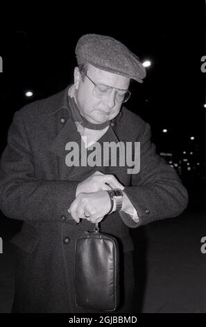 STOCKHOLM 1986-04-07 Stig Engstrom, AKA l'homme Skandia; est vu près du lieu du meurtre du Premier ministre Olof Palme en février 1986. Engstrom est maintenant nommé suspect de meurtre dans certains médias suédois. Stig Engstrom, qui était témoin du meurtre, est décédé en 2000. Foto Goran Arnback / EXP / TT Kod 50 ** HORS SUÈDE ** Banque D'Images