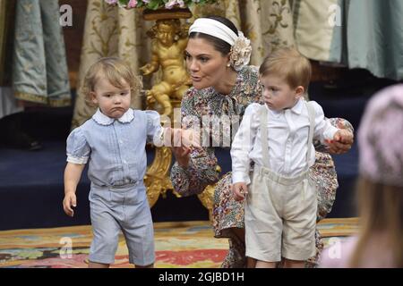 STOCKHOLM 20180608 Prince Alexander, princesse Victoria och Prince Oscar dans l'église du Palais Drottningholm, Suède vendredi, pendant la baptême de la princesse Madeleine et de la fille de Chris O’Neill, la princesse Adrienne Foto: Janerik Henriksson / TT Kod 10030 Banque D'Images