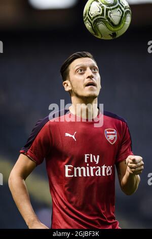 Le Mesut Ozil d'Arsenal se réchauffe avant un match de football amical d'avant-saison entre Arsenal FC et SS Lazio à Friends Arena à Solna, Stockholm, Suède, le 04 août 2018. Photo: Erik Simander / TT / code 11720 Banque D'Images