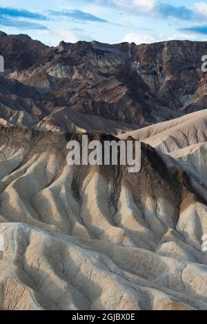 États-Unis, Californie. Lumière matinale de Zabriskie point, parc national de la Vallée de la mort. Banque D'Images