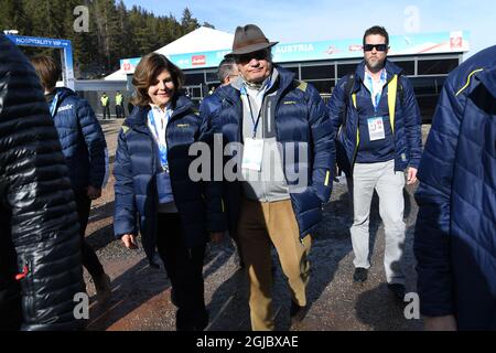 Le roi Carl Gustaf et la reine Silvia de Suède sont vus aux Championnats du monde de ski à Seefeld, Autriche, le mardi 26 février 2019. Foto Fredrik Sandberg / TT Kod 10080 Banque D'Images