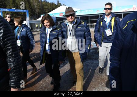 Le roi Carl Gustaf et la reine Silvia de Suède sont vus aux Championnats du monde de ski à Seefeld, Autriche, le mardi 26 février 2019. Foto Fredrik Sandberg / TT Kod 10080 Banque D'Images