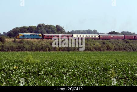 Train diesel sur la ligne Battlefield, Shenton, Leicestershire, Royaume-Uni Banque D'Images