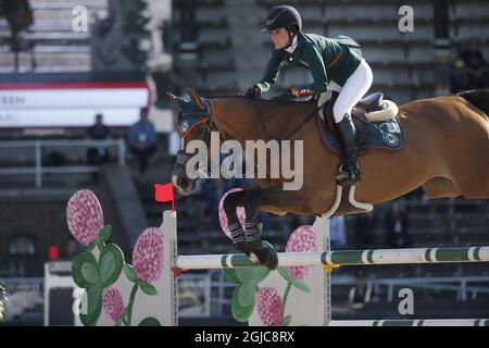 STOCKHOLM 20190614 Jessica Springsteen fait le cheval RMF Swinny du Parc lors de la compétition de saut en équipe Ligue mondiale des Champions à Stockholms stadion, Stockholm, Suède le 14 juin 2019. Foto: Fredrik Persson / TT / Kod 1081 Banque D'Images