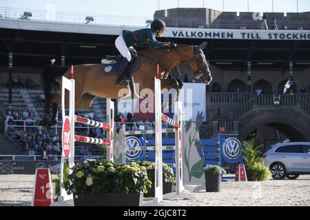 STOCKHOLM 20190614 Jessica Springsteen fait le cheval RMF Swinny du Parc lors de la compétition de saut en équipe Ligue mondiale des Champions à Stockholms stadion, Stockholm, Suède le 14 juin 2019. Foto: Fredrik Persson / TT / Kod 1081 Banque D'Images
