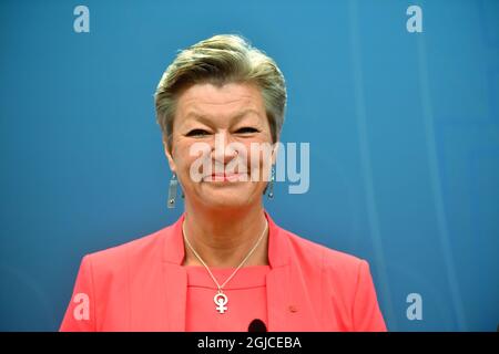 Ylva Johansson, ministre suédois de l’emploi et de l’intégration, et Stefan Lofven, Premier ministre, lors d’un examen préliminaire aux bureaux gouvernementaux de Stockholm, Suède, le 8 août 2018. Le Premier ministre a annoncé que le gouvernement suédois nomma le ministre Johansson au nouveau commissaire de l'UE Foto: Maja Suslin / TT / Kod 10300 Banque D'Images