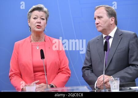 Ylva Johansson, ministre suédois de l’emploi et de l’intégration, et Stefan Lofven, Premier ministre, lors d’un examen préliminaire aux bureaux gouvernementaux de Stockholm, Suède, le 8 août 2018. Le Premier ministre a annoncé que le gouvernement suédois nomma le ministre Johansson au nouveau commissaire de l'UE Foto: Maja Suslin / TT / Kod 10300 Banque D'Images