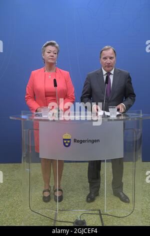 Ylva Johansson, ministre suédois de l’emploi et de l’intégration, et Stefan Lofven, Premier ministre, lors d’un examen préliminaire aux bureaux gouvernementaux de Stockholm, Suède, le 8 août 2018. Le Premier ministre a annoncé que le gouvernement suédois nomma le ministre Johansson au nouveau commissaire de l'UE Foto: Maja Suslin / TT / Kod 10300 Banque D'Images