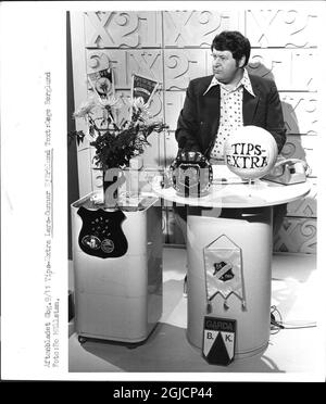 Lars-Gunnar Björklund, animateur de l'émission télévisée 'Tipsextra' 1975-01-01 Banque D'Images
