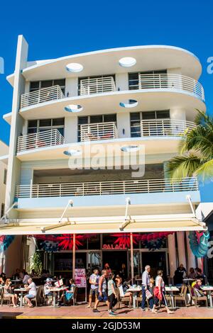 Scènes de rue le long d'Ocean Drive, South Beach, Miami, Floride. Banque D'Images