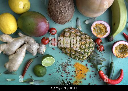 Mangue, ananas, lime, fruit de la passion, gingembre, Citron, noix de coco, courge musquée photo: Janerik Henriksson /TT / code 10010 Banque D'Images