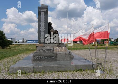 Bielsk Podlaski, Pologne - 13 juillet 2021 : monument Katyn. Ce mémorial commémore le massacre de Katyn. Jour ensoleillé d'été Banque D'Images