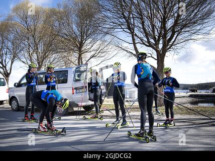 L'équipe suédoise de biathlon s'entraîne à Ostersund (Suède), le 12 mai 2020. Photo: Pontus Lundahl / TT code 10050 Banque D'Images