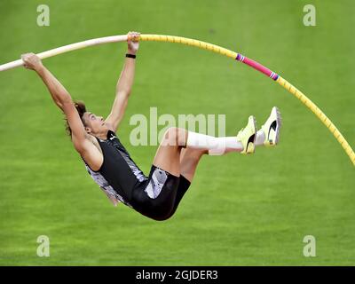 Pole vaulter Armand Dupantis (SWE) remporte l'épreuve d'athlétisme Impossible Games à Bislet Arena à Oslo, Norvège, le 11 juin 2020. Photo: Jonas Ekstromer / TT / code 10030 Banque D'Images