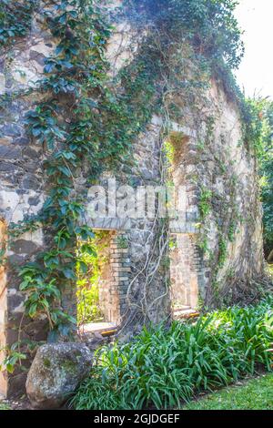 Etats-Unis, Hawaï, Kauai, ancien bâtiment de pierre d'abandon Banque D'Images