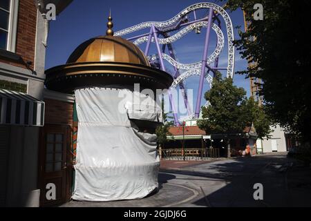 Le parc d'attractions Grona Lund de Stockholm, en Suède, a l'air vide et déserté. Le parc n'a pas pu s'ouvrir du tout cette année en raison de l'interdiction de tous les rassemblements publics et événements avec plus de 50 personnes en raison de la pandémie du coronavirus (COVID-19). Photo: Nils Petter Nilsson / Aftonbladet / TT code 2512 Banque D'Images