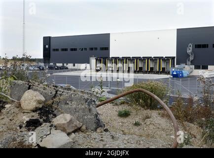 Amazon construit un entrepôt de 15,000 mètres carrés dans le parc logistique d'Eskilstuna, à côté de la salle de serveurs de services Web d'Amazon, à Eskilstuna, en Suède, le 17 août 2020. Photo: Patrik C Osterberg / TT code 2857 Banque D'Images