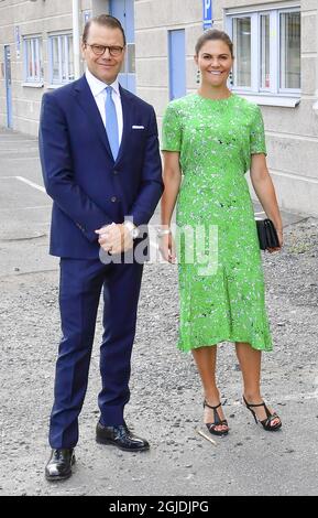 Crown Princess Victoria et Prince Daniel arrivent aux studios d'artistes WIP:sthlm à Stockholm, Suède, le 26 août 2020. WIP:sthlm (travail en cours) est une collaboration entre quatre-vingt-treize artistes partageant un espace de travail et vise à être un lieu de discussions continues entre artistes et autres professionnels dans le domaine de l'art. photo: Jonas Ekstromer / TT / code 10030 Banque D'Images