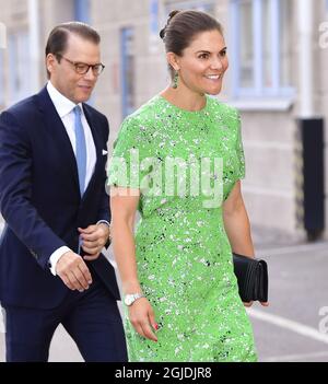 Crown Princess Victoria et Prince Daniel arrivent aux studios d'artistes WIP:sthlm à Stockholm, Suède, le 26 août 2020. WIP:sthlm (travail en cours) est une collaboration entre quatre-vingt-treize artistes partageant un espace de travail et vise à être un lieu de discussions continues entre artistes et autres professionnels dans le domaine de l'art. photo: Jonas Ekstromer / TT / code 10030 Banque D'Images