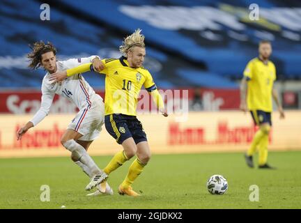 Adrien Rabiot en France et Emil Forsberg de Suède lors du match de football de la Ligue des Nations de l'UEFA entre la Suède et la France à l'arène Friends Arena de Stockholm, Suède le 05 septembre 2020. Photo: Christine Olsson / TT / Kod 10430 Banque D'Images