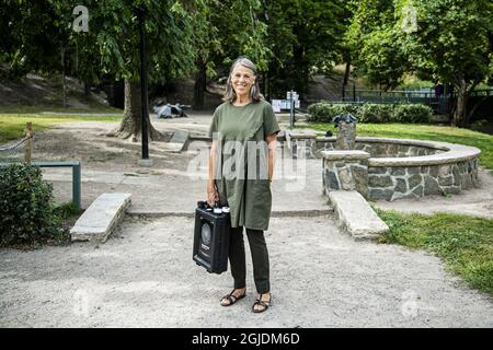 La création de l'inventeur suédois Petra Wadstrom Solvatten (eau solaire) utilise l'énergie solaire pour nettoyer et chauffer l'eau contaminée. L'eau solaire peut produire 40 litres d'eau propre par jour, 6,000 litres par an et 50,000 litres à vie. Plus de deux milliards de personnes ne disposent pas d’eau propre chez elles. Solvatten traite directement des problèmes de santé liés à la pauvreté qui sont liés à la pénurie d'énergie et à la mauvaise qualité de l'eau. Photo: Carolina Byrmo / Aftonbladet / TT code 2512 Banque D'Images